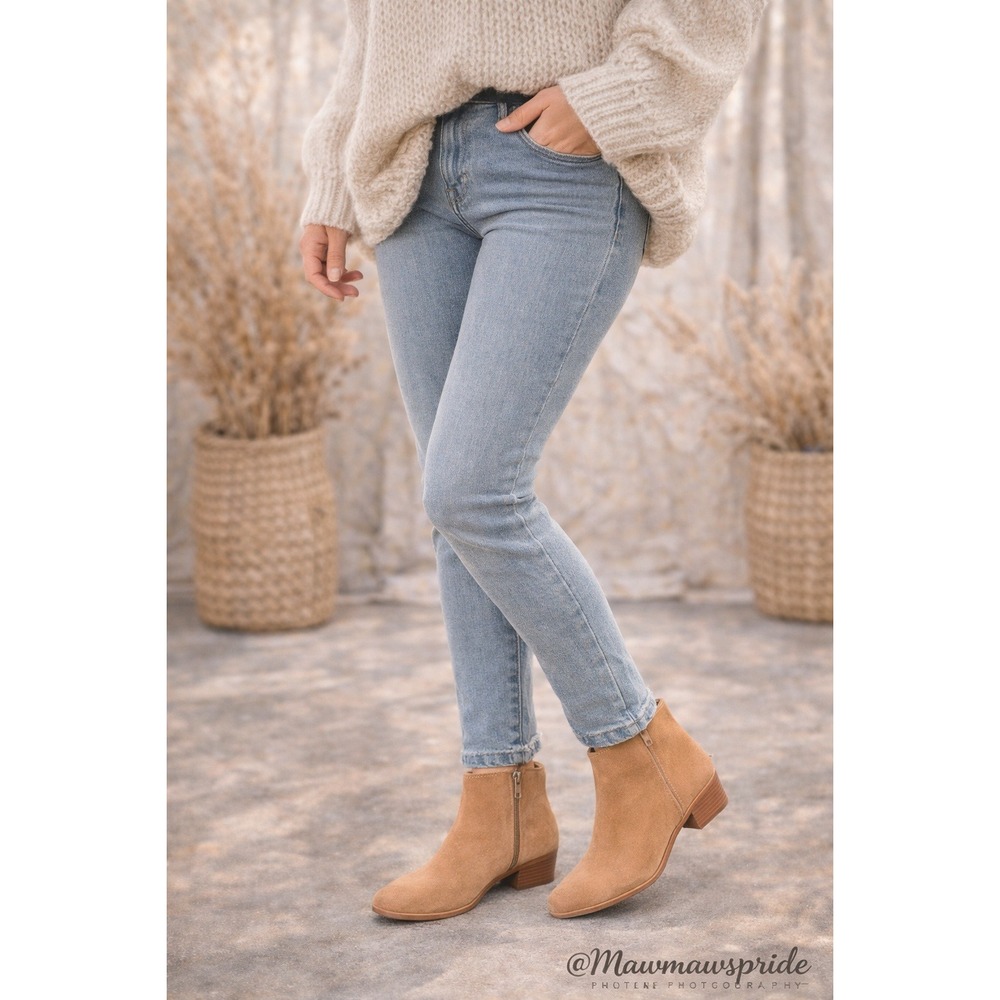 DOLCE VITA Tavin Tan Suede Ankle Boots Pointed Toe Back Zip Womens 8.5M - Picture 1 of 9